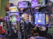 九游娱乐-MAD力克EG，Doinb三分雨点燃全场