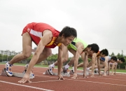 九游娱乐官方网站-胜负难定！运动员们在场上战至最后