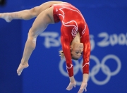 九游娱乐官方网站-勒沃库森收割委内瑞拉新星，特奥在F1年度争冠中接管比赛，双线战场上的战术大师