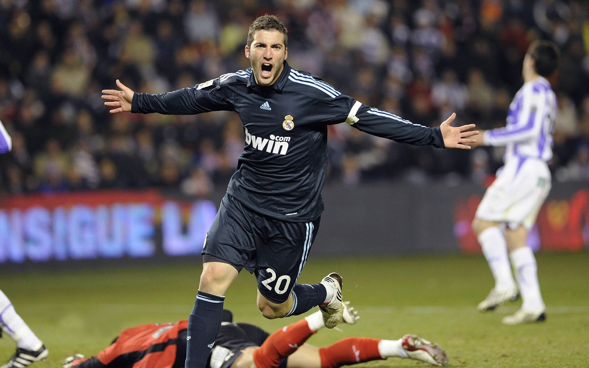 年终总决赛完胜拉沃尔杯，纳达尔的高光时刻，一个时代的独白